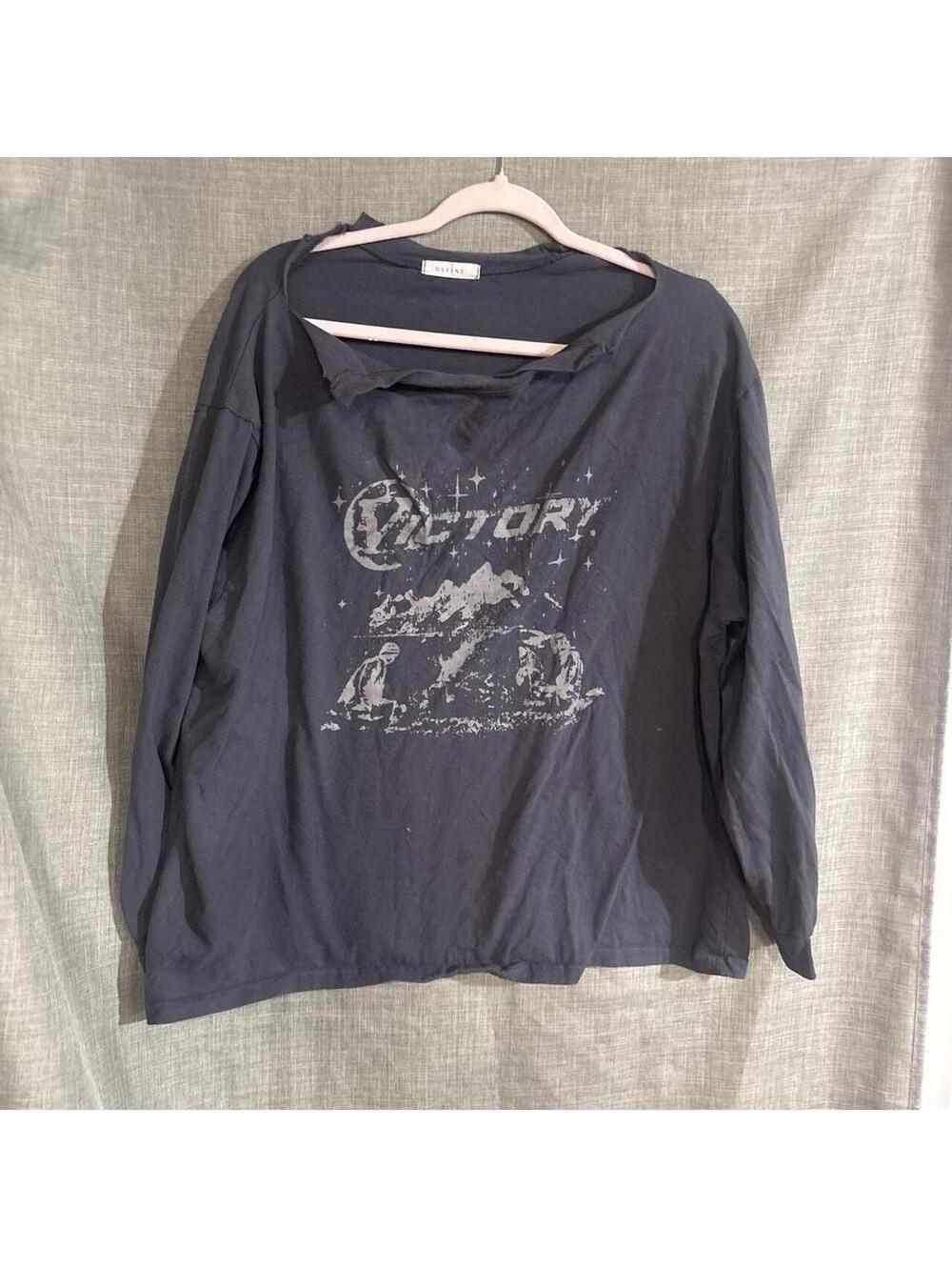 Cut shoulders, Navy blue long sleeve shirt with white graphic